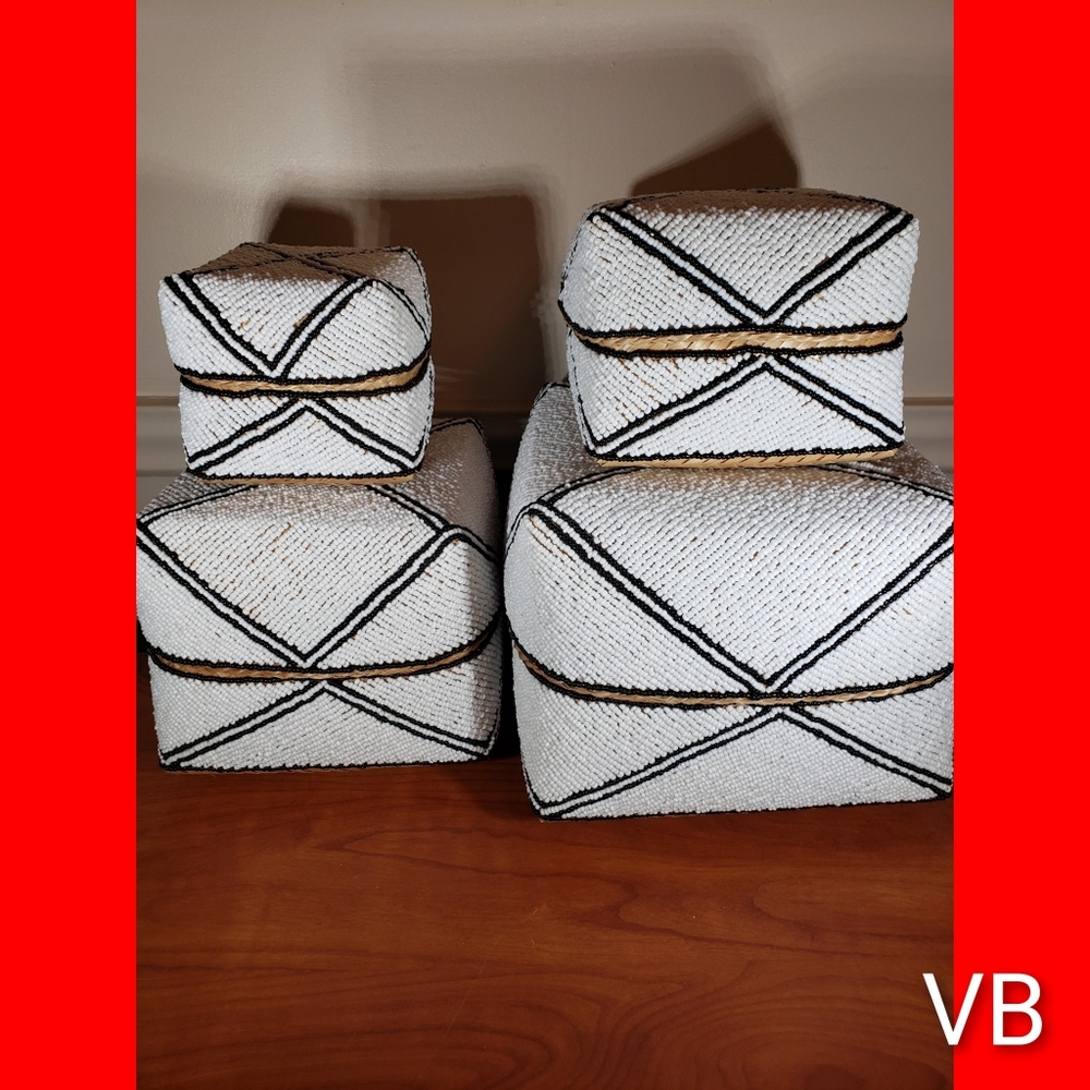Borneo Hunters Handmade Black & White Beaded
